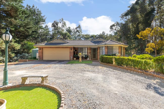 405 Black Forest Drive Macedon VIC 3440 405 Black Forest Drive Macedon VIC 3440
