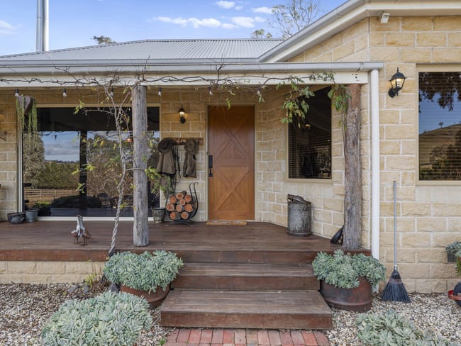 256 Dry Creek Road Bonnie Doon VIC 3720