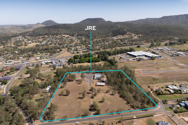 9 Quigleys Road Withcott QLD 4352 9 Quigleys Road Withcott QLD 4352