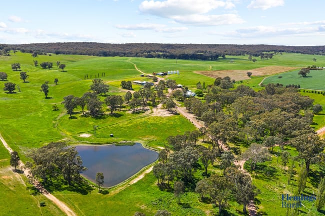 105 Peakview Road Young NSW 2594