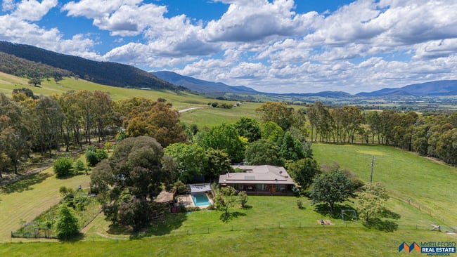 10 Hicks Road Myrtleford VIC 3737 10 Hicks Road Myrtleford VIC 3737