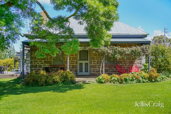 'Nioka' 30 Minogues Road Kyneton VIC 3444