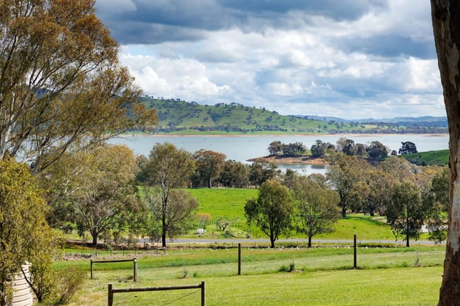 851 Lake Road Bethanga VIC 3691 851 Lake Road Bethanga VIC 3691