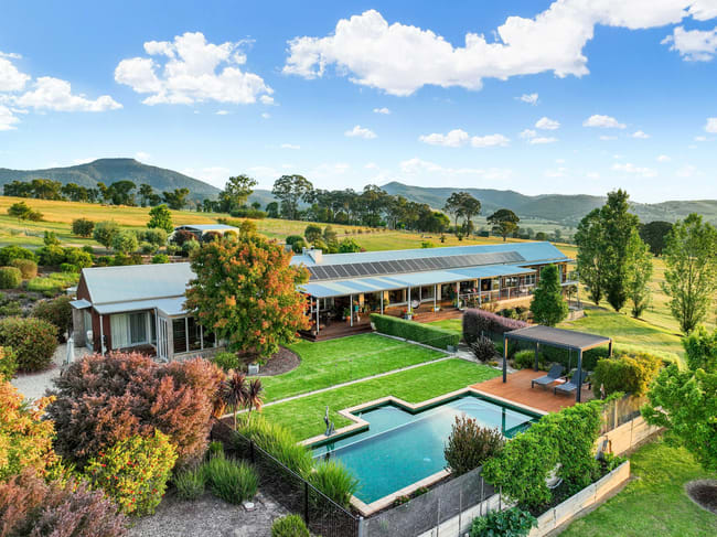 187 Mccormacks Road Merrijig VIC 3723 187 Mccormacks Road Merrijig VIC 3723