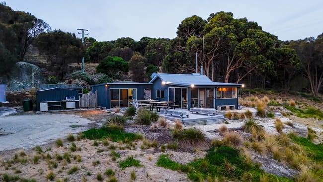 689 West End Road Leeka TAS 7255