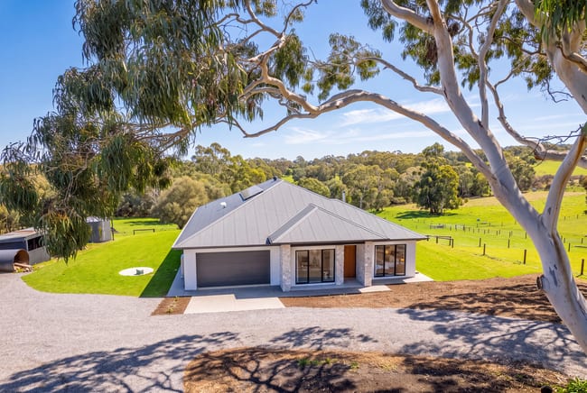 9 Summit Road Meadows SA 5201