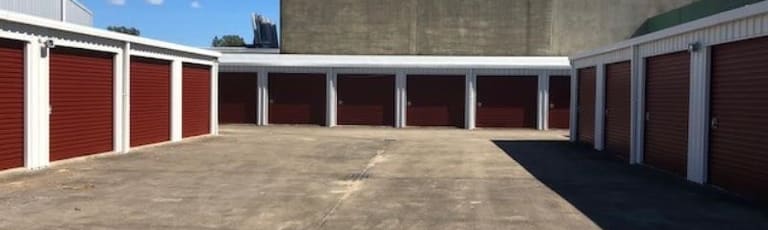 Showrooms / Bulky Goods commercial property for lease at 24 Fursden Street Glenella QLD 4740