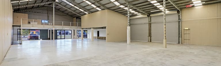 Showrooms / Bulky Goods commercial property for lease at 2/1 Sinclair Street Arundel QLD 4214