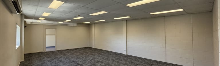 Showrooms / Bulky Goods commercial property for lease at 677 Pine Ridge Road Biggera Waters QLD 4216