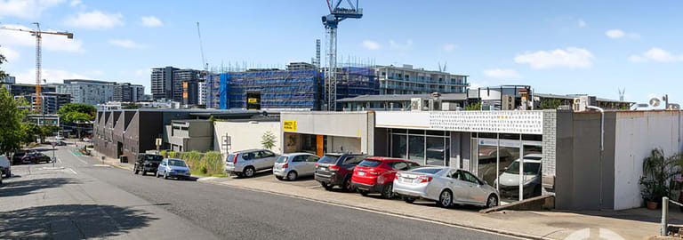 Showrooms / Bulky Goods commercial property for lease at 26 Chermside Street Newstead QLD 4006