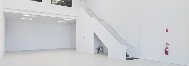 Factory, Warehouse & Industrial commercial property for sale at 14/8 Distribution Court Arundel QLD 4214