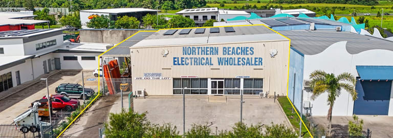 Showrooms / Bulky Goods commercial property for sale at 6 Mount Koolmoon Street Smithfield QLD 4878