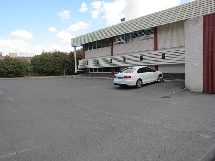 Click to view all images 77 Denison Street Deakin ACT 2600 - Image 2