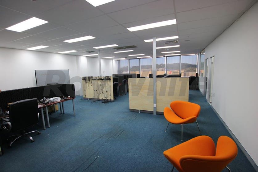 Click to view all images Lake Orr Drive Varsity Lakes QLD 4227 - Image 2