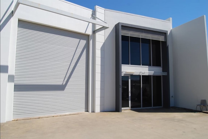 Click to view all images 5/8 Myer Lasky Drive Cannonvale QLD 4802 - Image 1