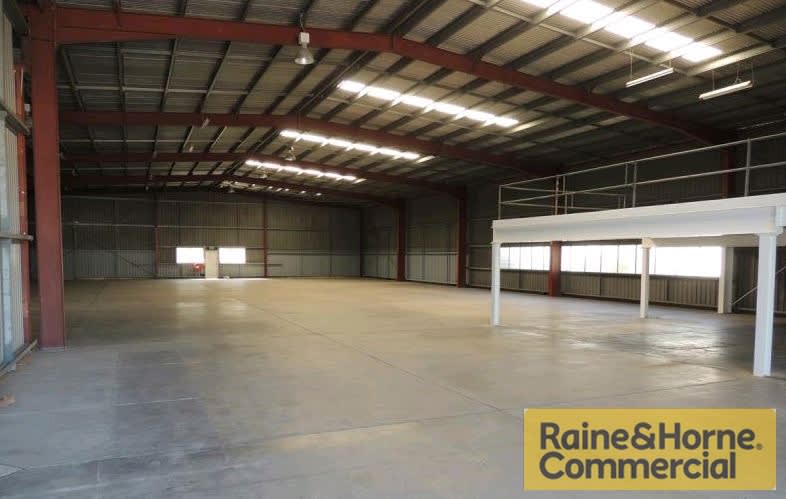 Click to view all images 87 Spine Street Sumner QLD 4074 - Image 2