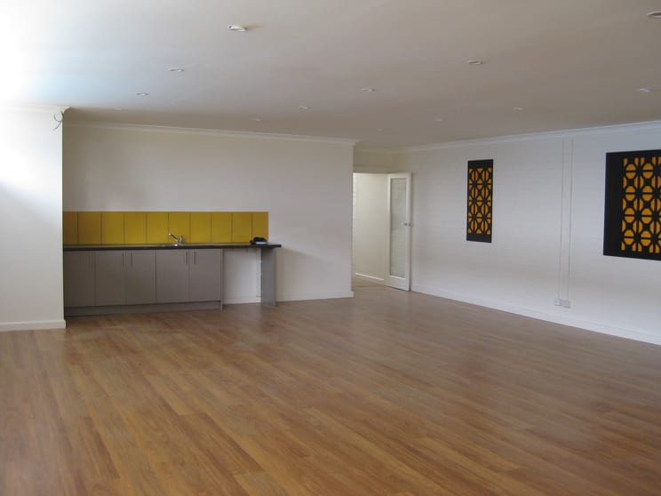 Click to view all images 977 North Road Murrumbeena VIC 3163 - Image 3