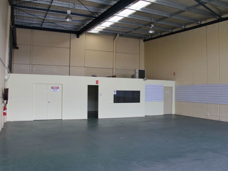 Click to view all images Unit 6/32 Swettenham Road Minto NSW 2566 - Image 3