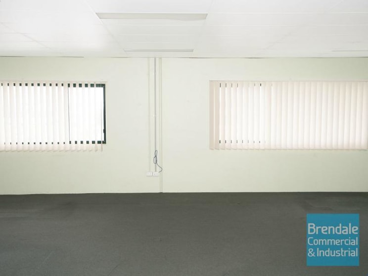 Click to view all images Lawnton QLD 4501 - Image 2