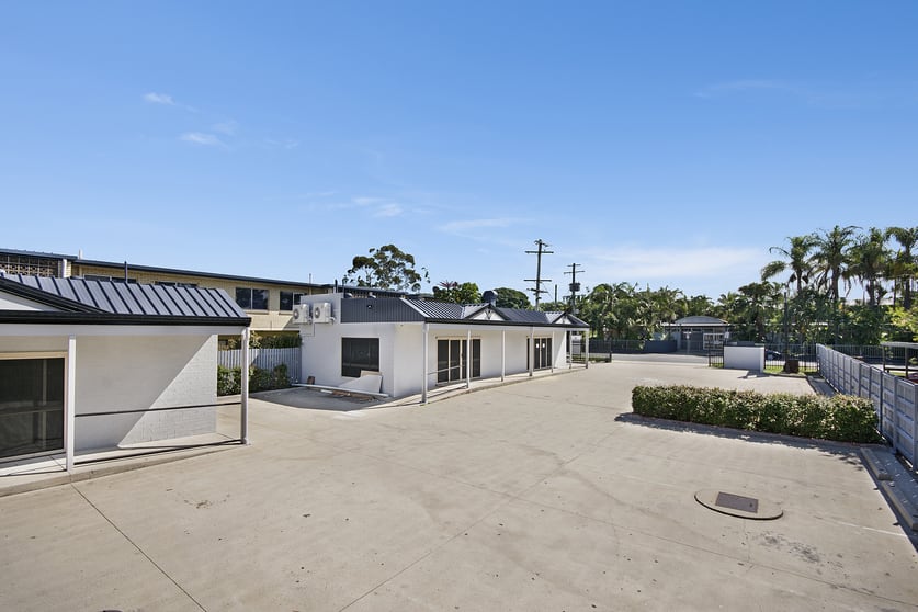 Click to view all images 2/8 Lee Street Caboolture QLD 4510 - Image 3