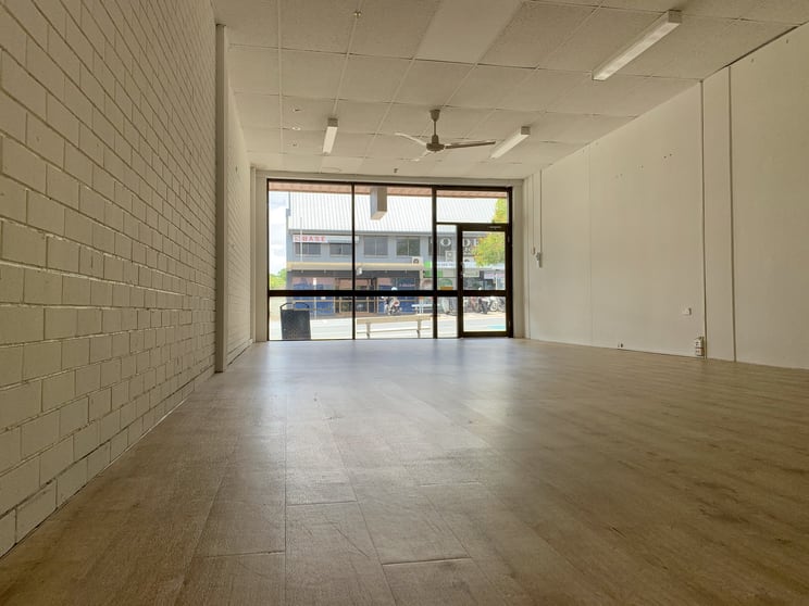 Click to view all images 4/116 Scarborough Street Southport QLD 4215 - Image 3