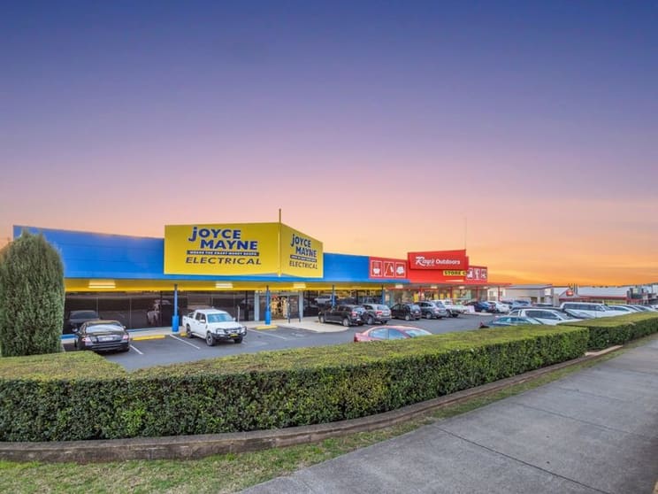Click to view all images 3/663 Ruthven Street South Toowoomba QLD 4350 - Image 2