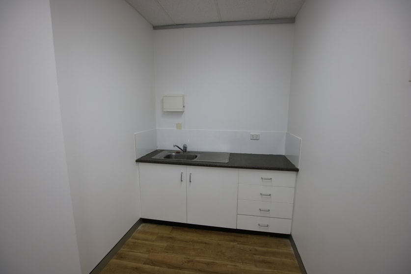 Click to view all images 17 Short Street Southport QLD 4215 - Image 3
