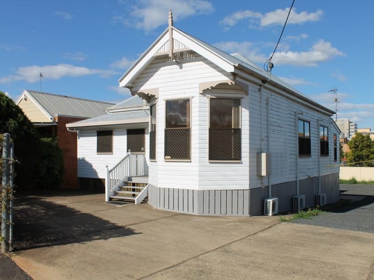 Click to view all images 8 Station Street Toowoomba City QLD 4350 - Image 1