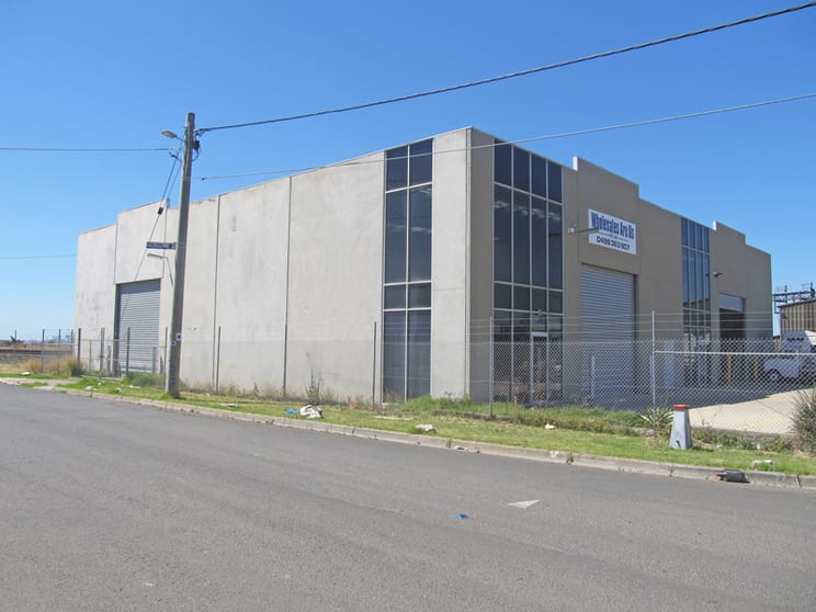 Click to view all images 24 Imperial Avenue Sunshine North VIC 3020 - Image 1