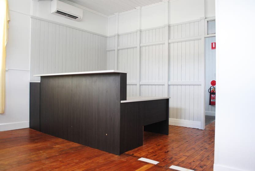 Click to view all images 70 Campbell Street Oakey QLD 4401 - Image 2