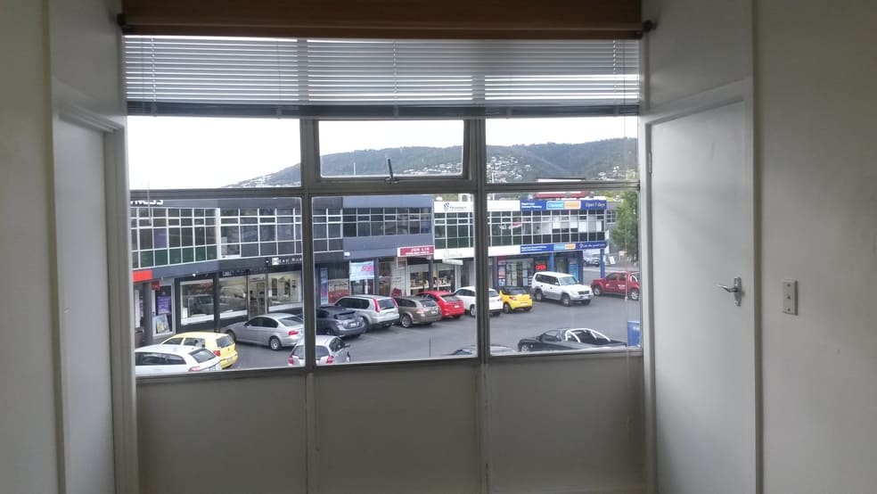 Click to view all images 3/10 Magnet Court Sandy Bay TAS 7005 - Image 2