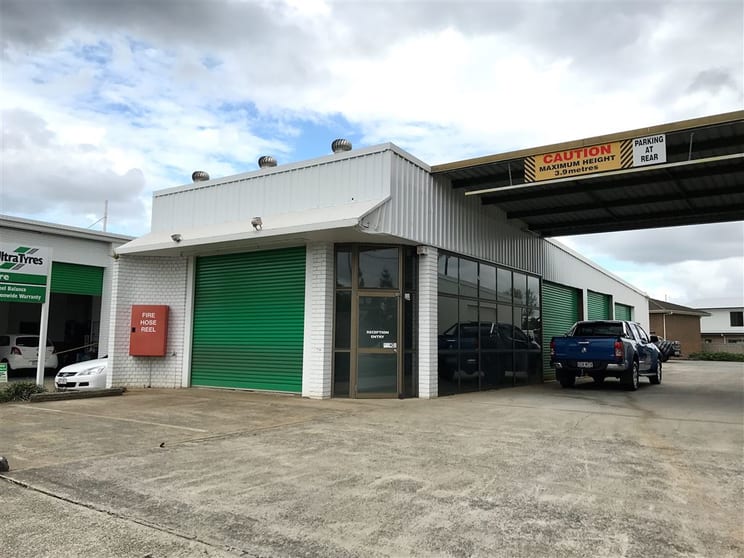 Click to view all images 2/12 Dixon Street Strathpine QLD 4500 - Image 2