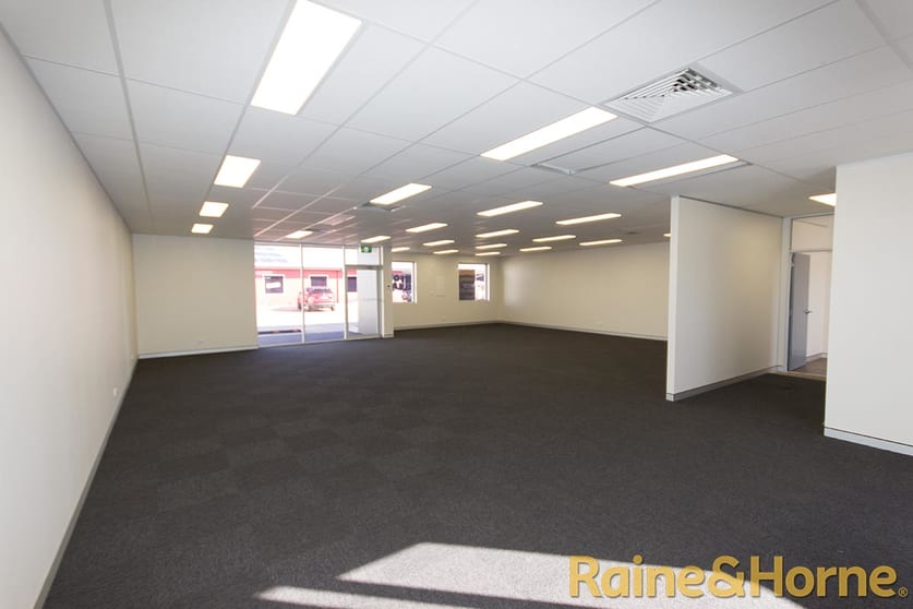 Click to view all images Unit 6, 12 Blueridge Drive Dubbo NSW 2830 - Image 2