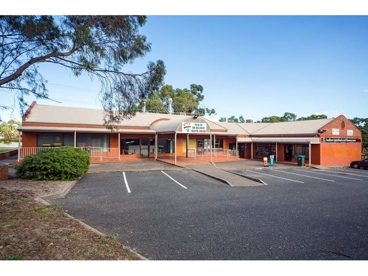 Click to view all images Shop 3 & 6 1-5 Canberra Drive Aberfoyle Park SA 5159 - Image 1