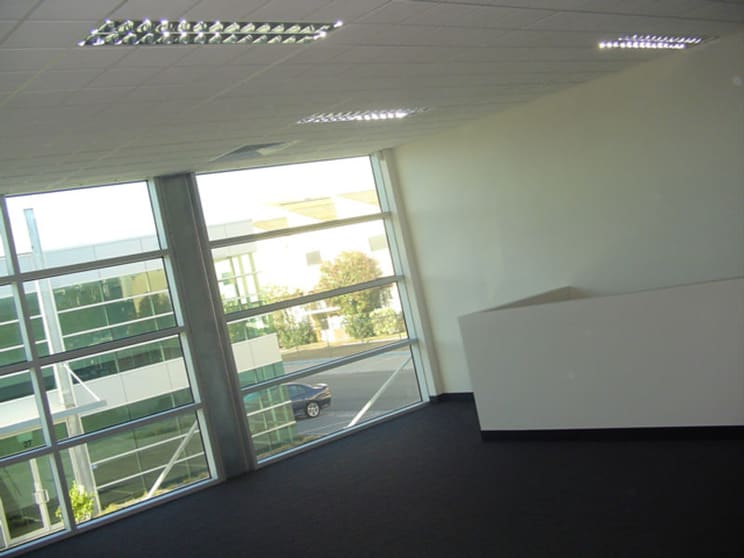Click to view all images 25/3 Westside Avenue Port Melbourne VIC 3207 - Image 2