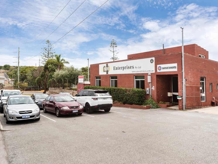 Click to view all images 4 Stack Street Fremantle WA 6160 - Image 2