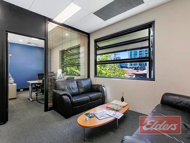 Click to view all images Newstead QLD 4006 - Image 2