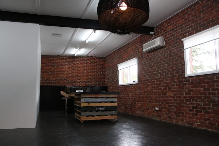 Click to view all images 8/240 Yarra Street Warrandyte VIC 3113 - Image 1