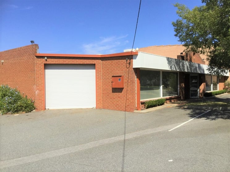 Click to view all images 2 Somersby Road Welshpool WA 6106 - Image 1