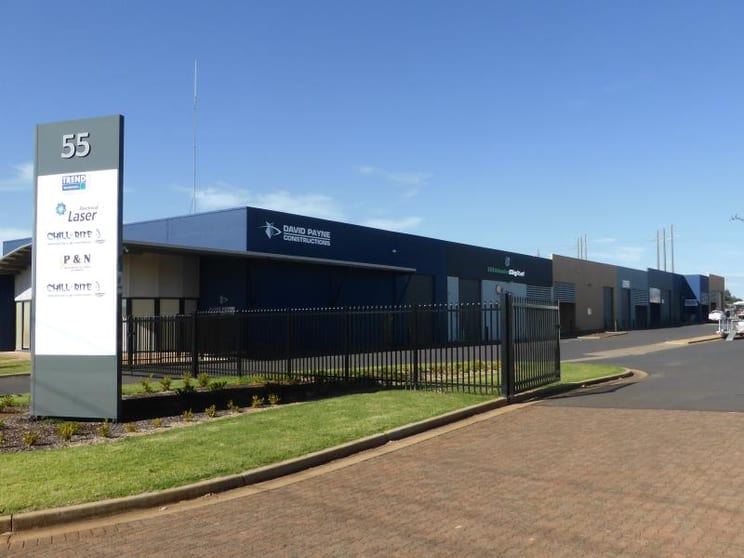 Click to view all images 4/57 Douglas Mawson Road Dubbo NSW 2830 - Image 3