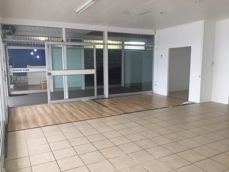 Click to view all images Shop 4/16 Torquay Road Pialba QLD 4655 - Image 1