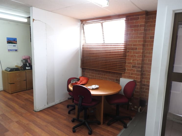 Click to view all images 4B Kim Close Bulleen VIC 3105 - Image 3