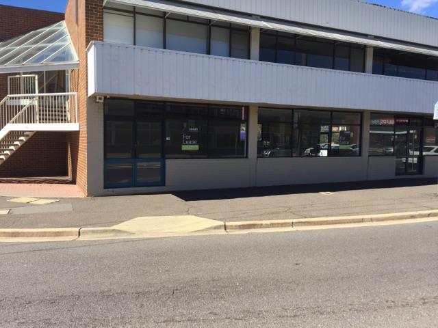 Click to view all images 5 Townshend Street Phillip ACT 2606 - Image 1