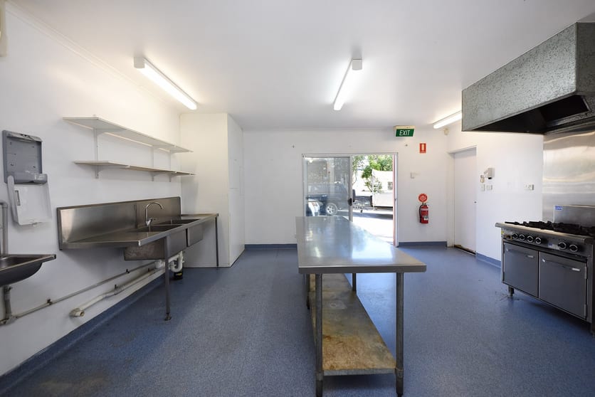 Click to view all images 1B/19 Project Avenue Noosaville QLD 4566 - Image 3