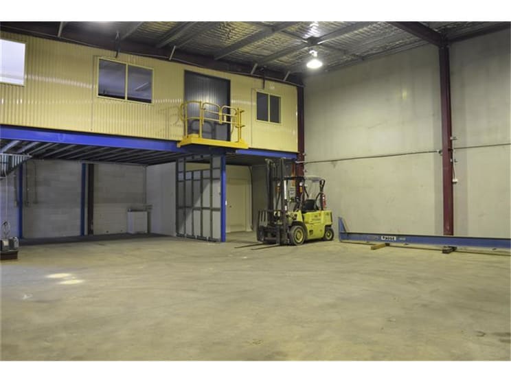 Click to view all images (Unit 5)/6 Farrier Place Rutherford NSW 2320 - Image 2