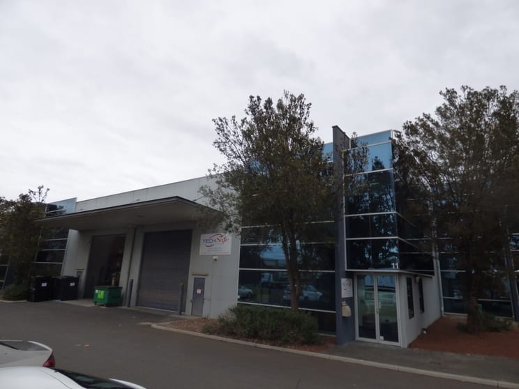 Click to view all images 11 Garden Boulevard Dingley Village VIC 3172 - Image 2