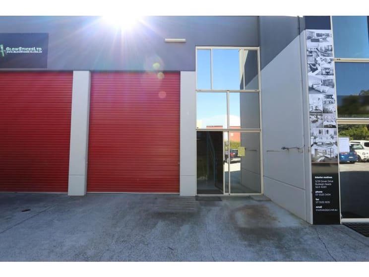 Click to view all images 4/27-29 Dover Drive Burleigh Heads QLD 4220 - Image 2