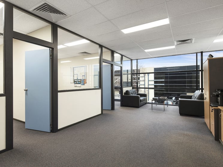 Click to view all images 5/21 Howleys Road Notting Hill VIC 3168 - Image 2