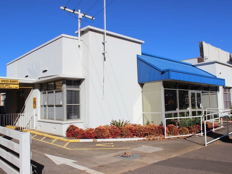 Click to view all images 176 James Street South Toowoomba QLD 4350 - Image 1