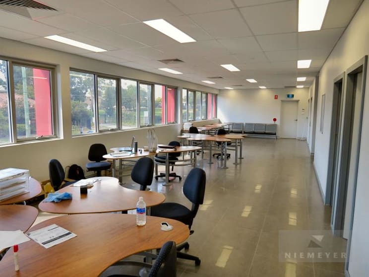 Click to view all images 150 Bungaree Road Pendle Hill NSW 2145 - Image 3